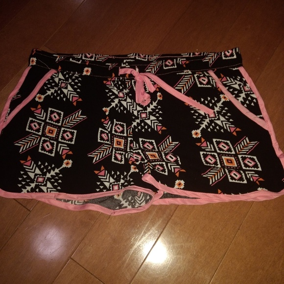 Athletic shorts - Picture 1 of 2